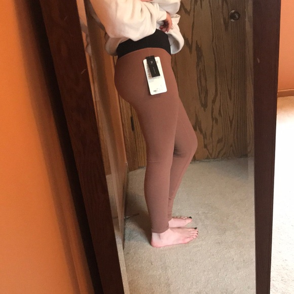 Lululemon Wunder Under Tight in Henna / Black - Picture 6 of 8